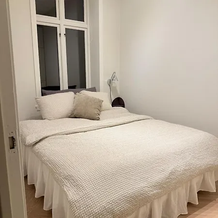 Daire Bright, Cozy And Close To The Center 3-room Apartment!