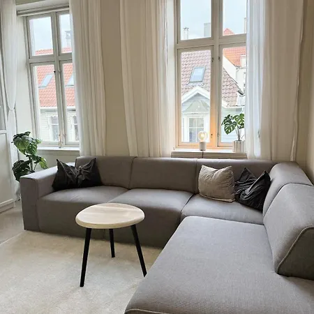 Bright, Cozy And Close To The Center 3-room Apartment! *