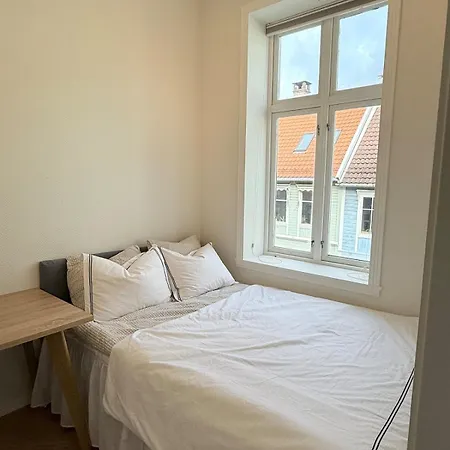 Bright, Cozy And Close To The Center 3-room Apartment! * Bergen