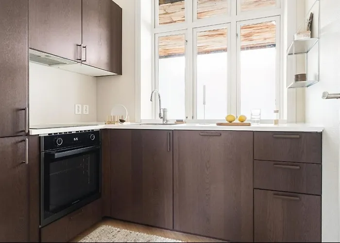 Daire Bright, Cozy And Close To The Center 3-room Apartment!