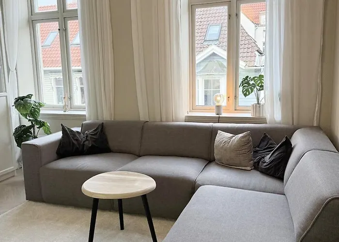 Bright, Cozy And Close To The Center 3-room Apartment! *